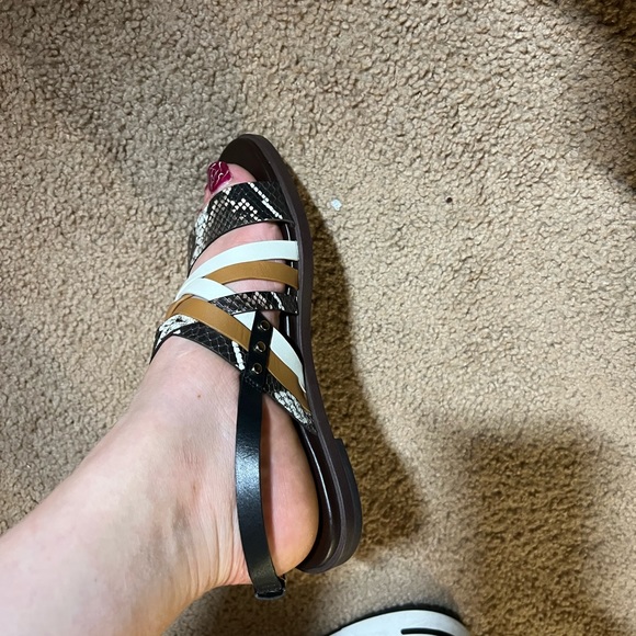 COLE HAAN leather sandal for women size 6.5 like new I accept offers - Picture 3 of 5